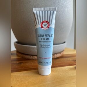 FIRST AID BEAUTY | Ultra Repair Cream Intense Hydration Face&Body Moisturizer